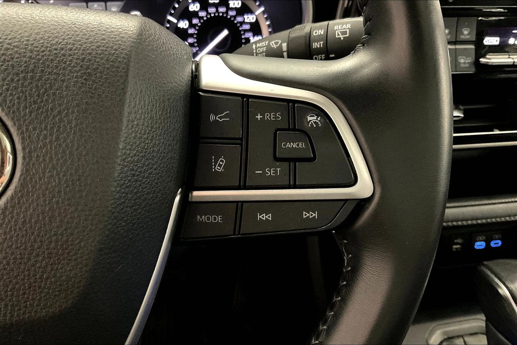 2022 Toyota Highlander XLE photo 19