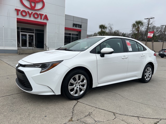 2026 Toyota Corolla LE's photo