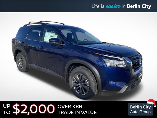 2025 Nissan Pathfinder SV's photo