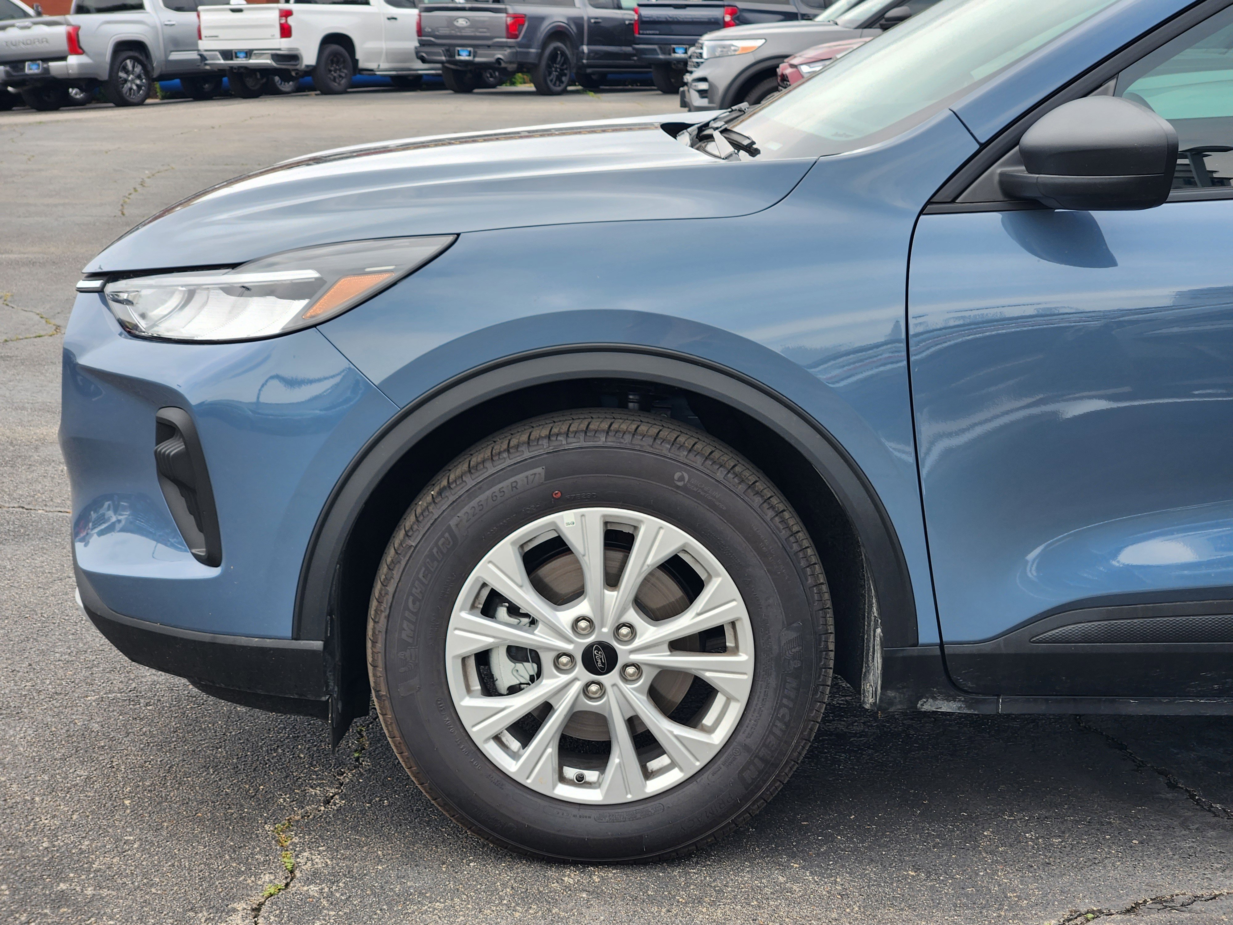 New 2025 Vapor Blue Metallic Ford Active image 6