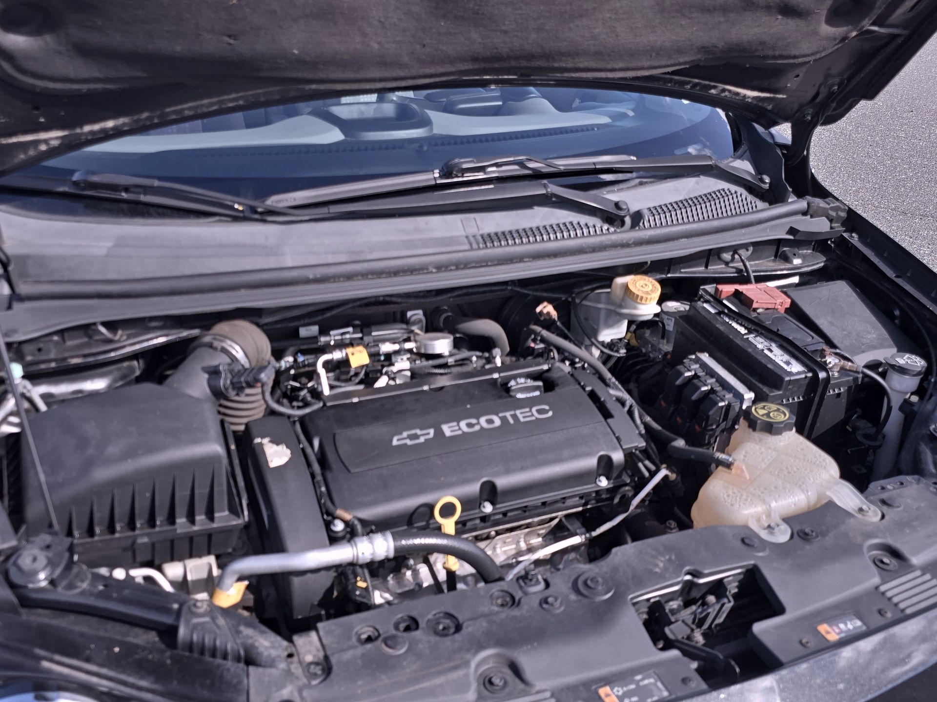 2013 Chevrolet Sonic LS photo 25