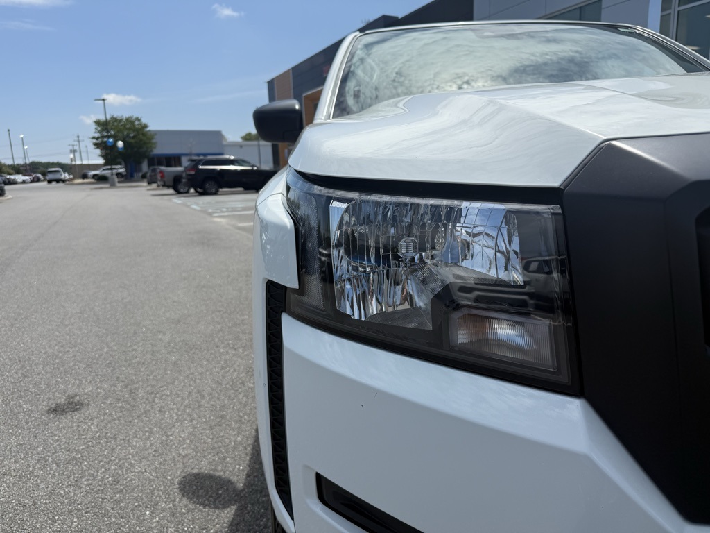 2023 Nissan Frontier S photo 7