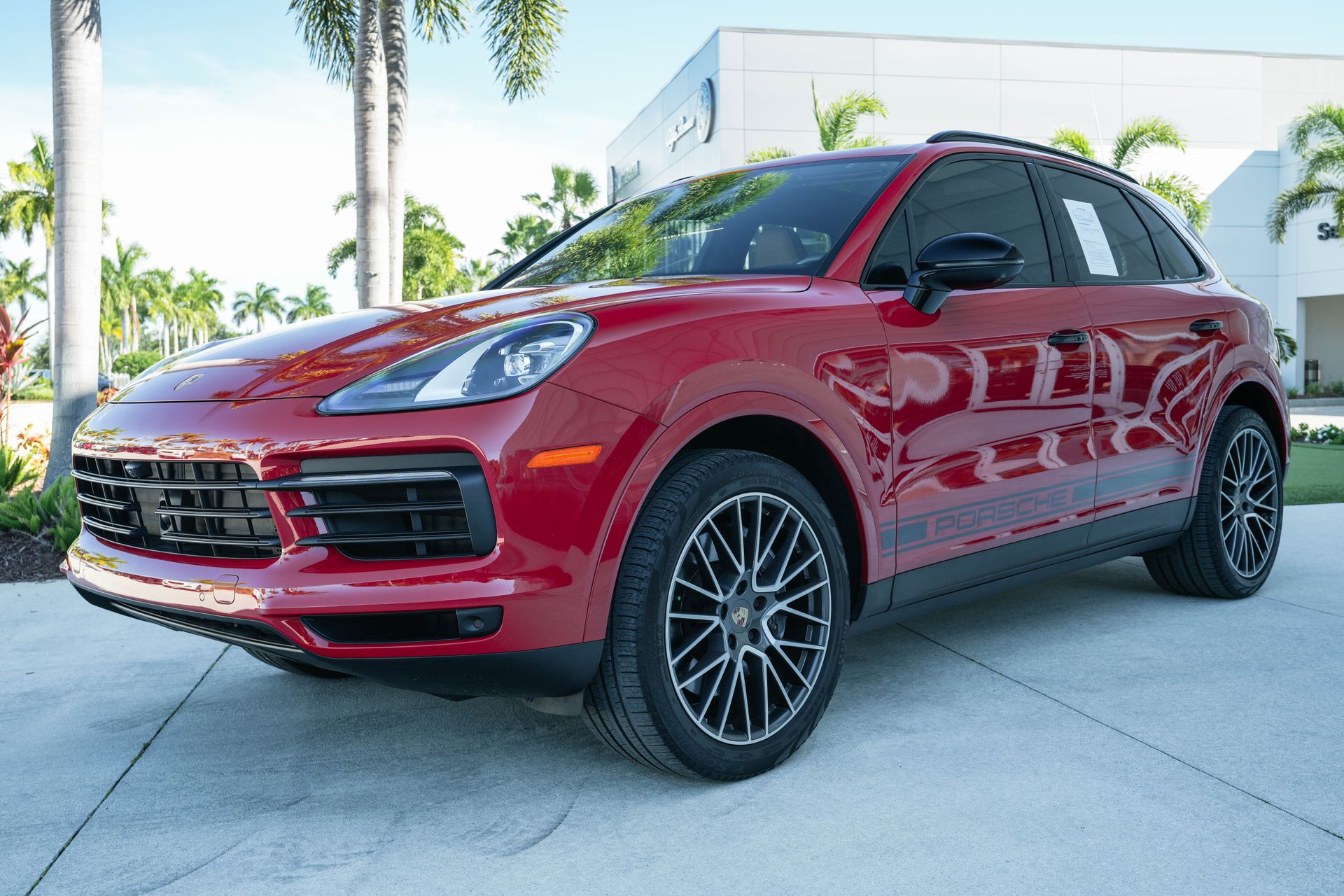 2023 Porsche Cayenne Platinum Edition photo 3