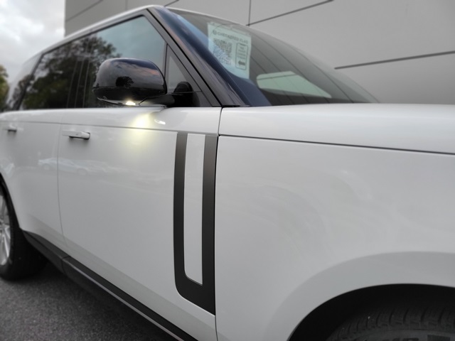 2025 Land Rover Range Rover SE photo 38