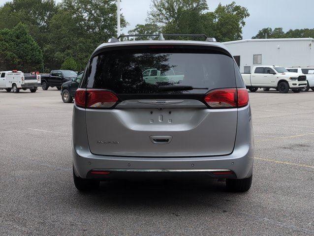 2020 Chrysler Pacifica Touring L photo 4