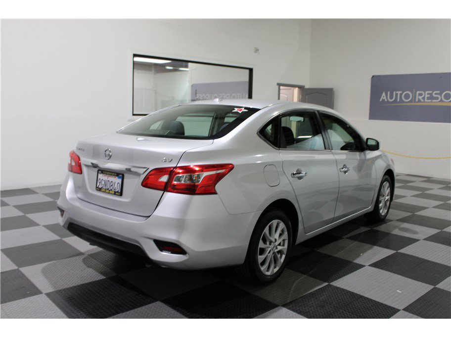 2019 Nissan Sentra SV photo 3