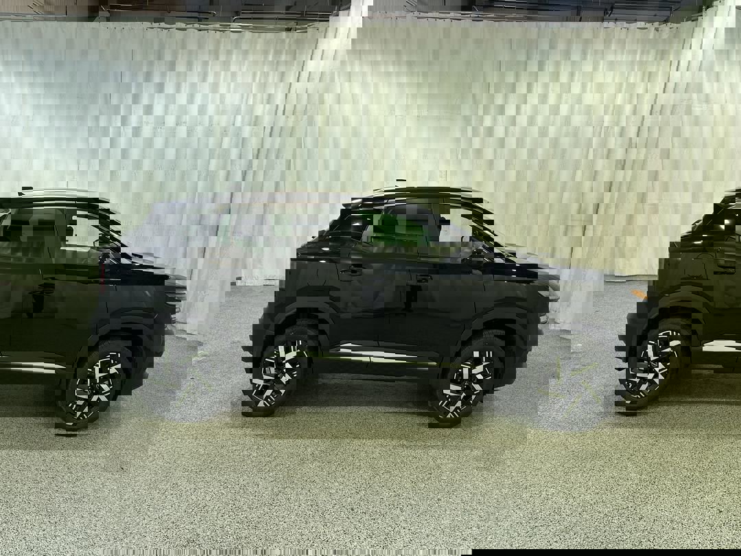 2026 Nissan Kicks SV photo 3