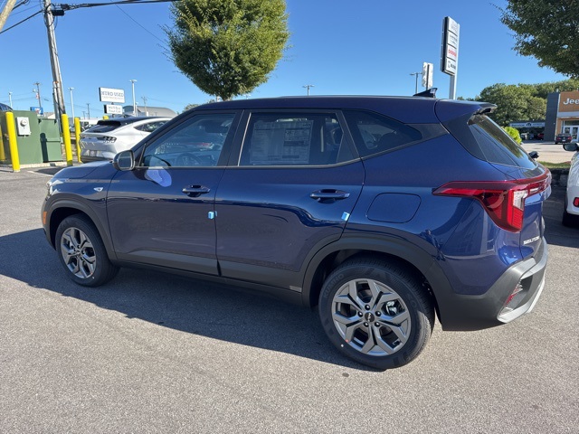 2026 Kia Seltos LX photo 4