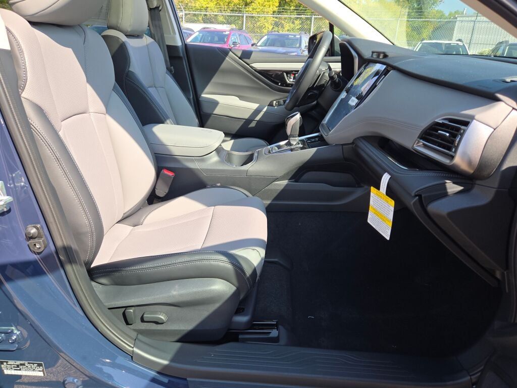 2025 Subaru Outback Limited photo 3