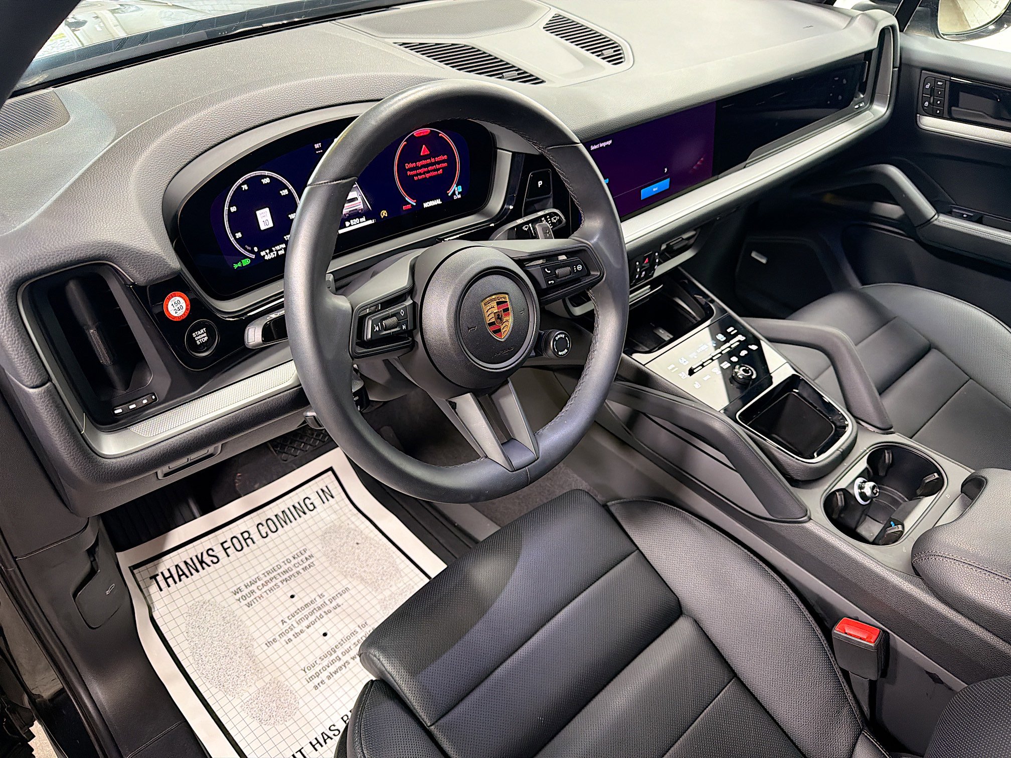 2025 Porsche Cayenne photo 3