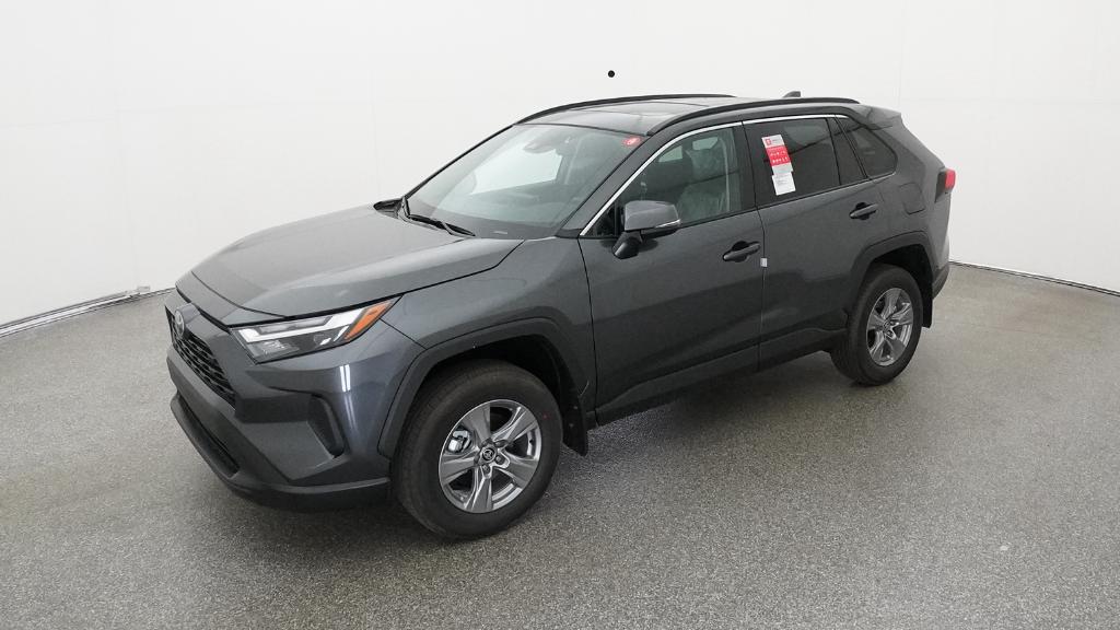 2025 Toyota RAV4 XLE's photo