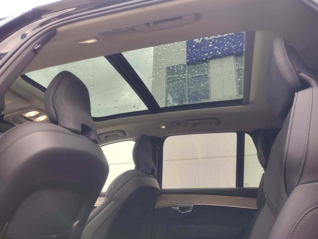 2026 VOLVO XC90 - Image 15