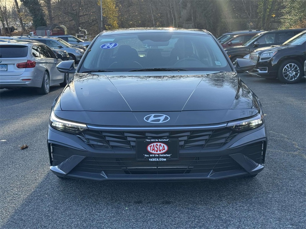 2024 Hyundai Elantra SEL photo 2