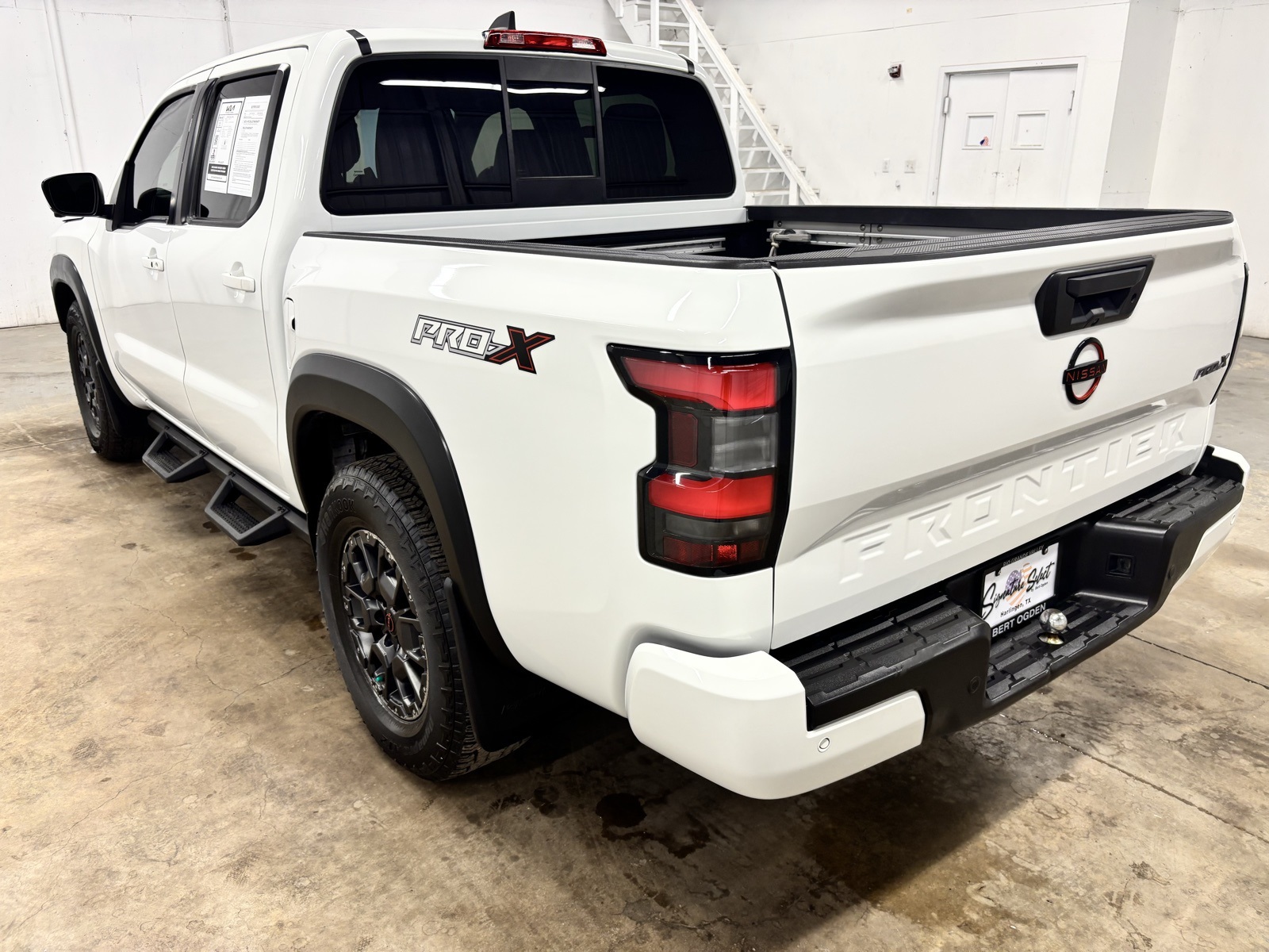2023 Nissan Frontier PRO-X photo 2