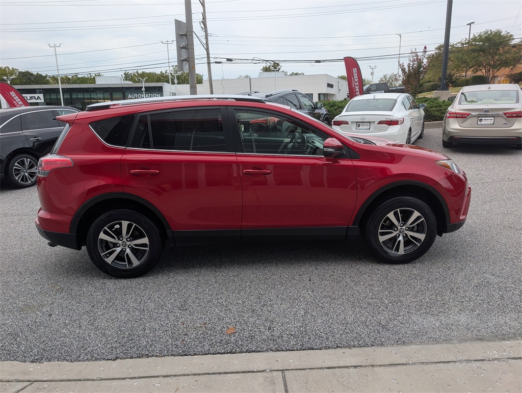 2016 Toyota RAV4 XLE photo 19