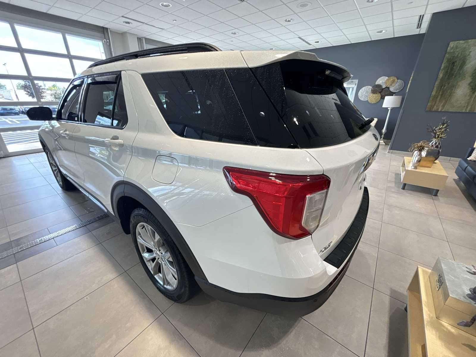 2023 Ford Explorer XLT photo 5