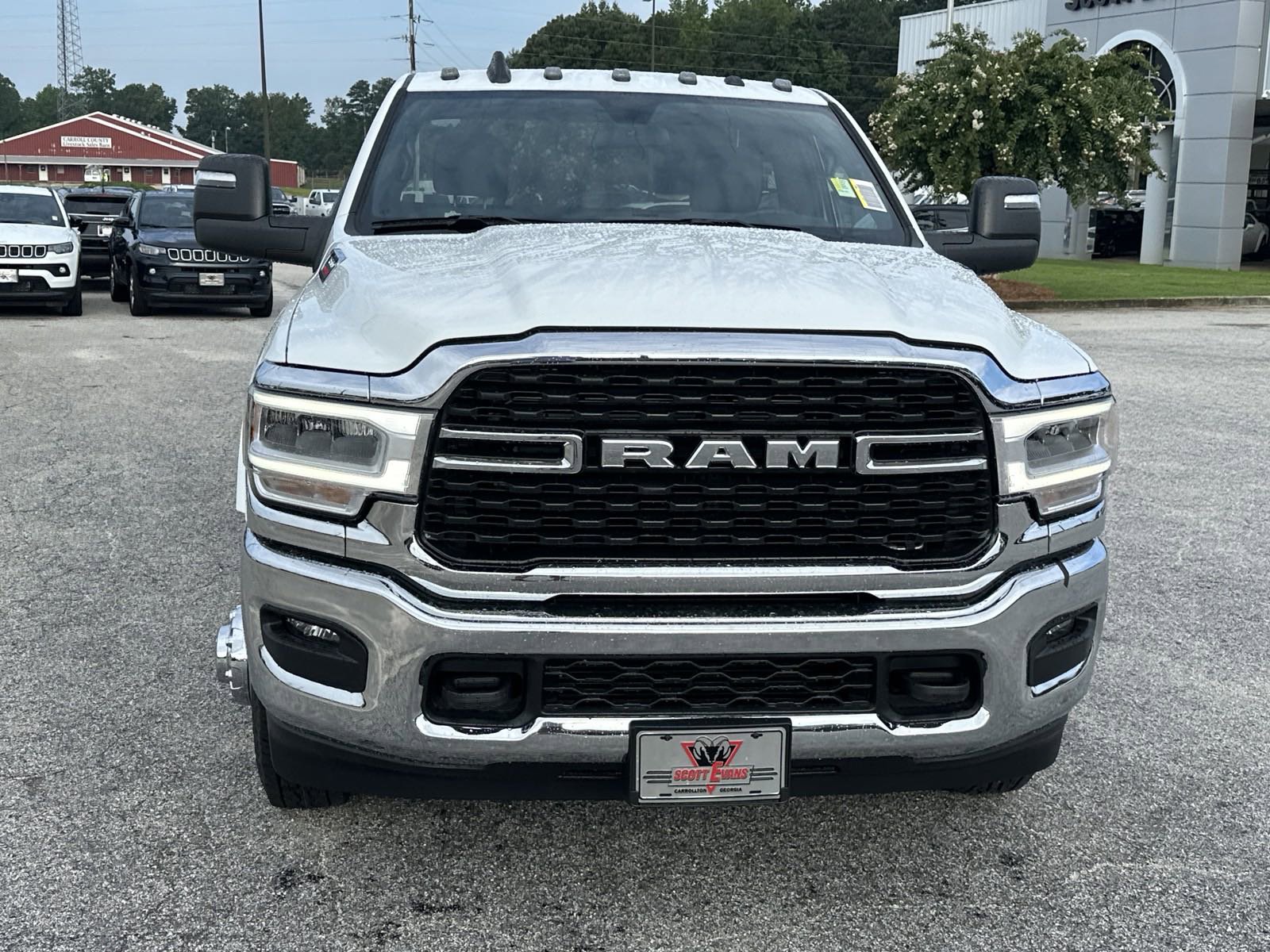 2024 Ram 3500 SLT photo 3