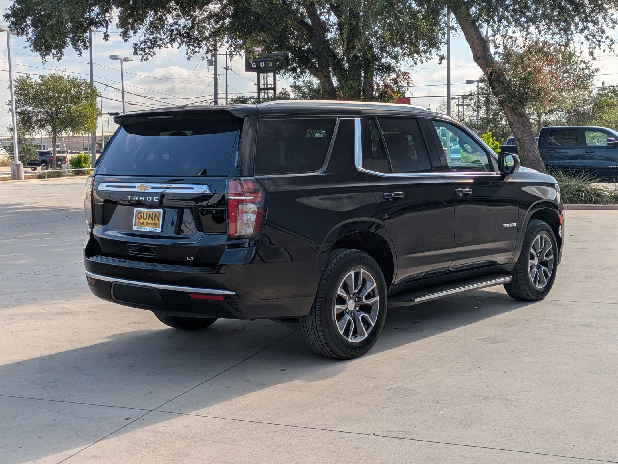 2023 Chevrolet Tahoe LT photo 2