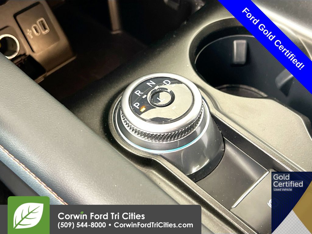 2025 Ford Explorer ST-Line photo 3