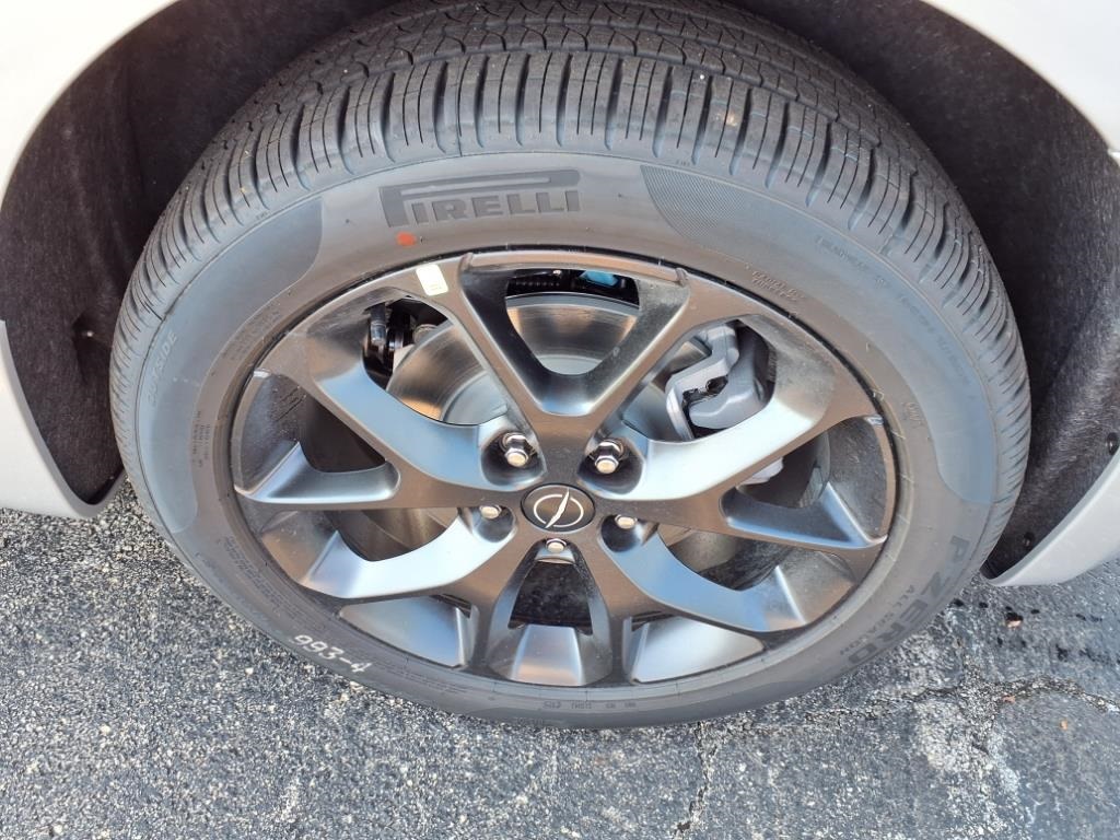 2026 Chrysler Pacifica Limited photo 5