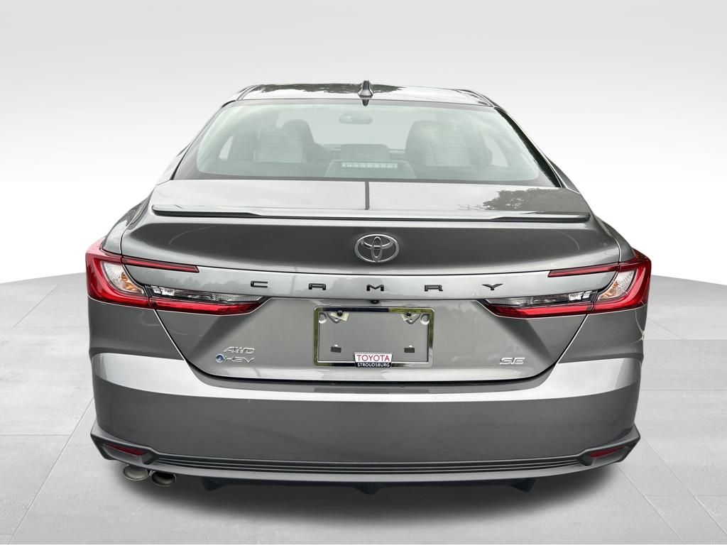2025 Toyota Camry SE photo 4
