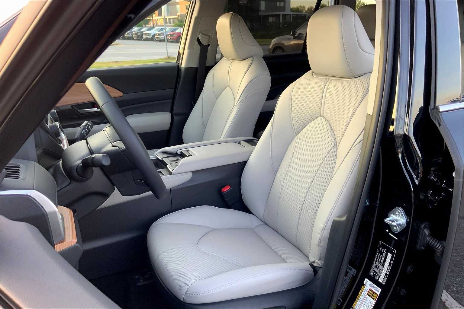 Image 6 of Pre-Owned 2025 Toyota Grand Highlander Hybrid Limited - In-Stock