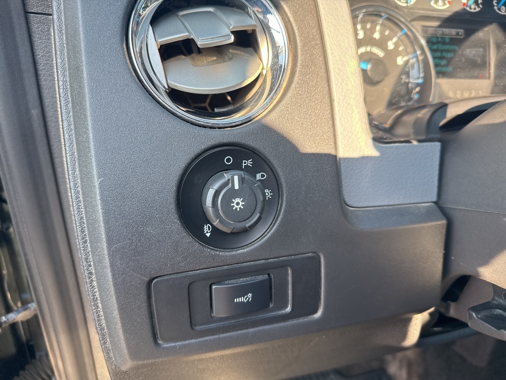 2014 Ford F-150 XLT photo 24
