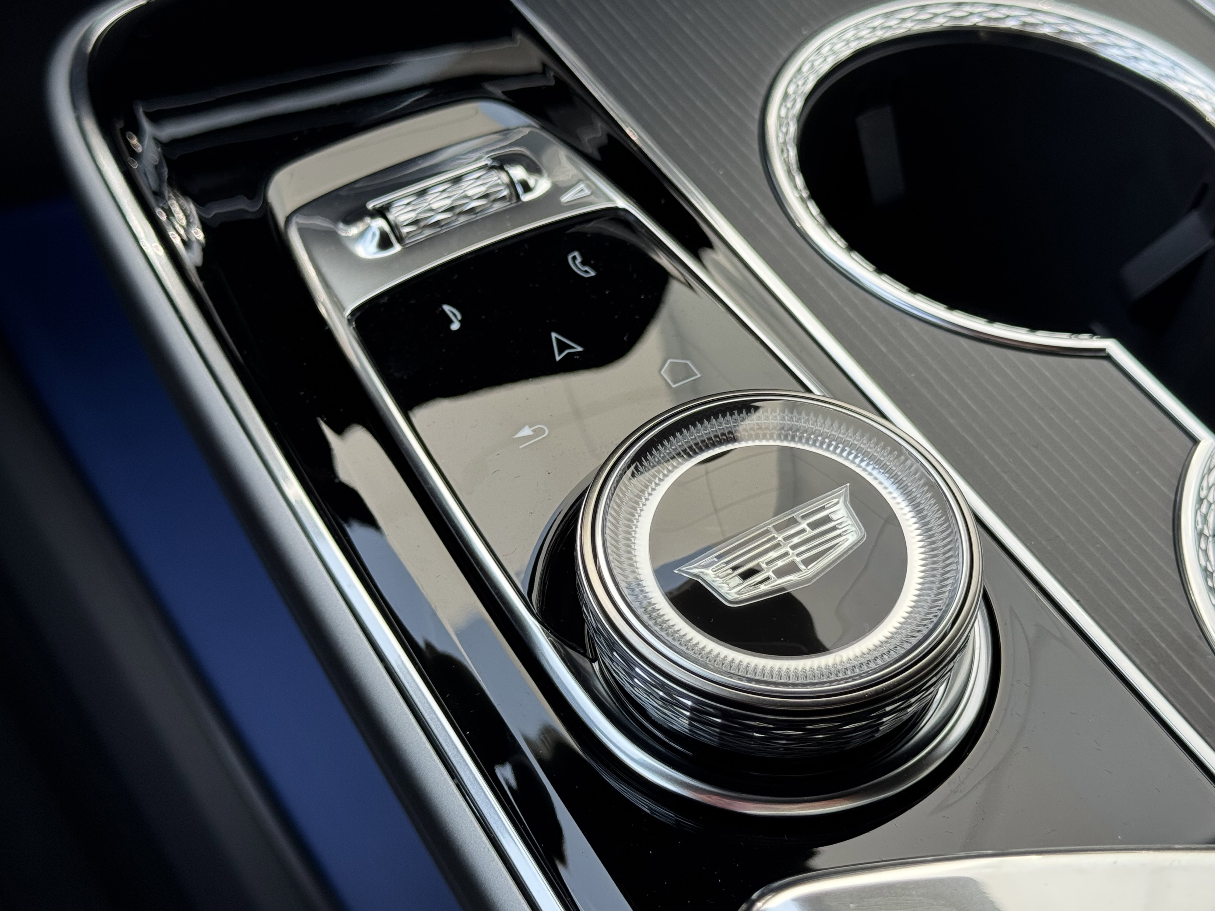 2025 Cadillac Lyriq Sport photo 14