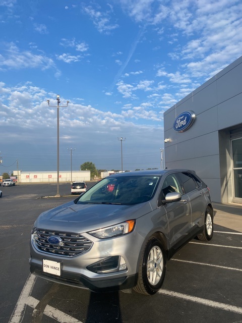 2022 Ford Edge SEL photo 3