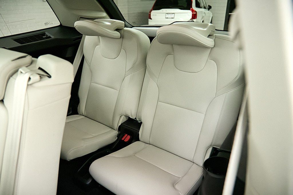 2023 VOLVO XC90 - Image 19