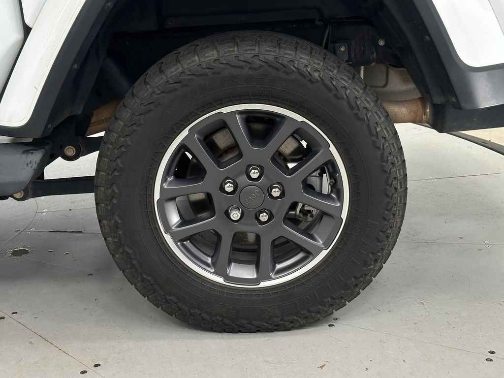 2020 Jeep Gladiator Overland photo 26