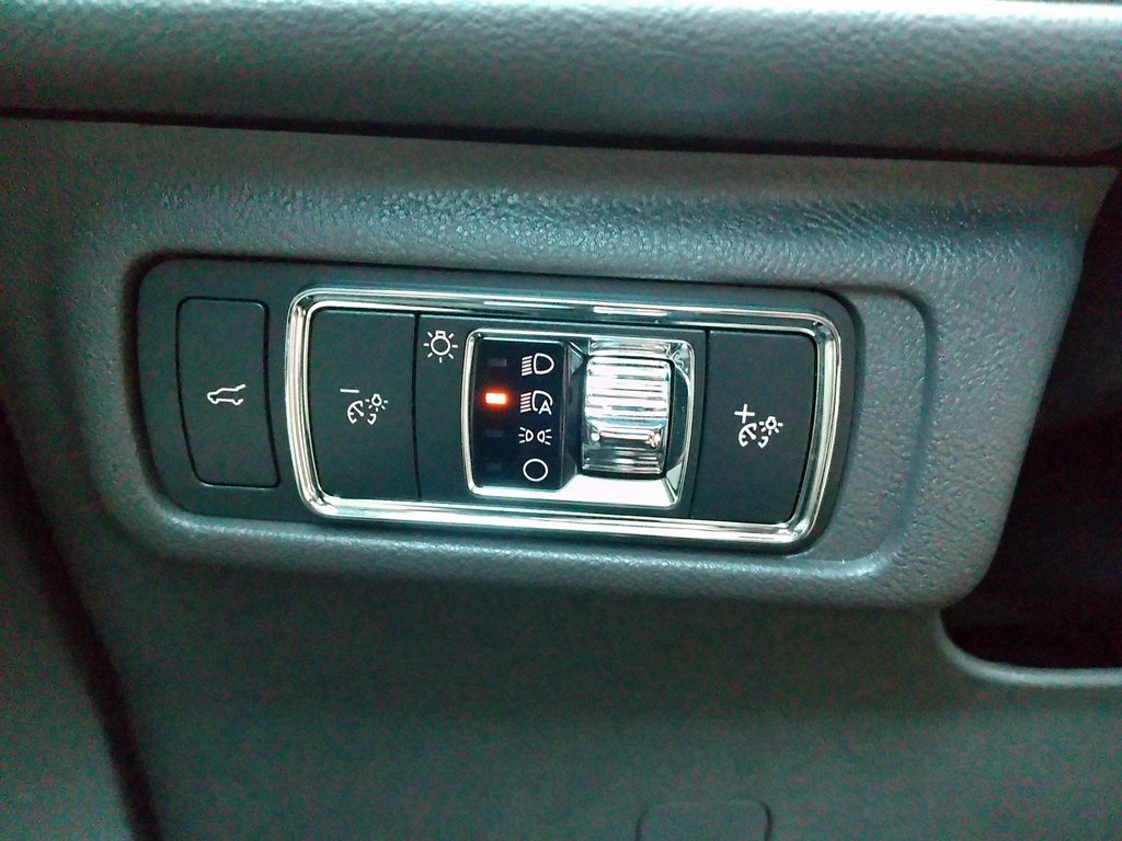 2020 Lincoln Corsair Standard photo 33