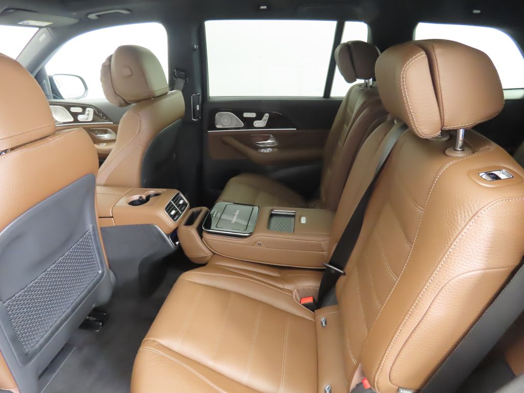 2026 Mercedes Benz GLS 580 4MATIC photo 22