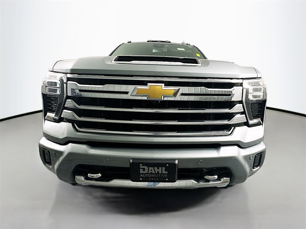 2024 Chevrolet Silverado 2500HD High Country photo 2