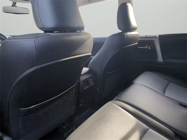 2014 Toyota 4Runner SR5 photo 29