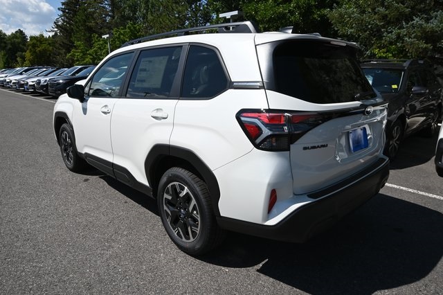2025 Subaru Forester Premium Base photo 3