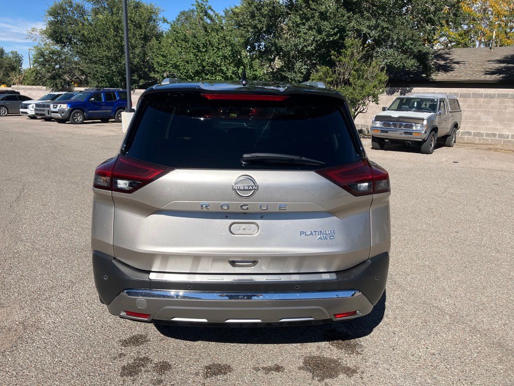 2022 Nissan Rogue Platinum photo 4