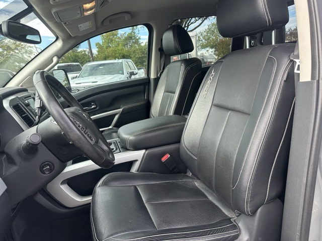 2018 Nissan Titan PRO-4X photo 9