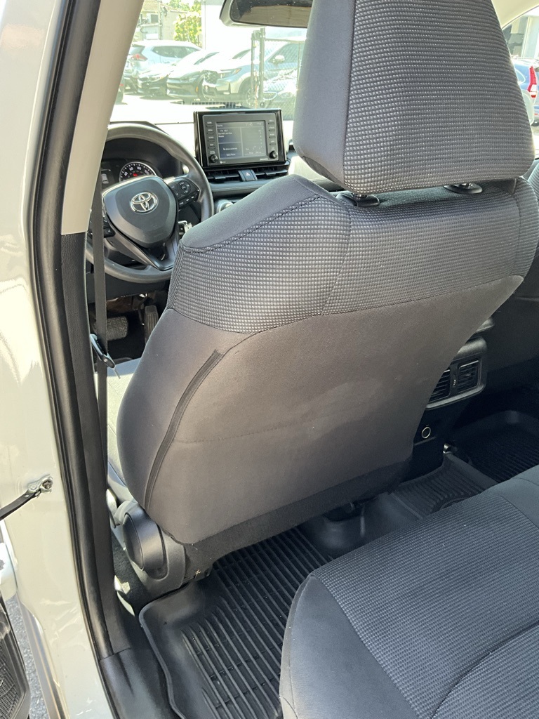 2022 Toyota RAV4 LE photo 20