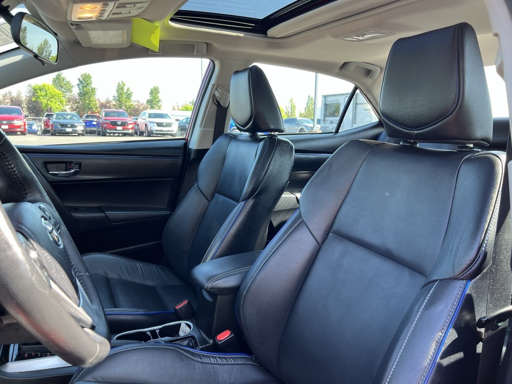 2018 Toyota Corolla XSE photo 12