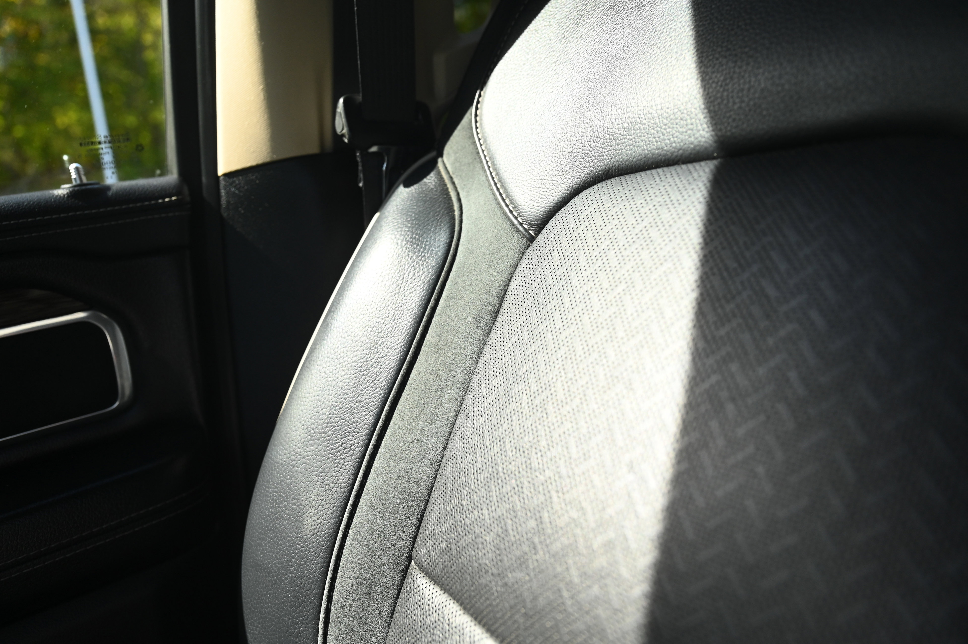 2019 Ram 1500 Laramie photo 13