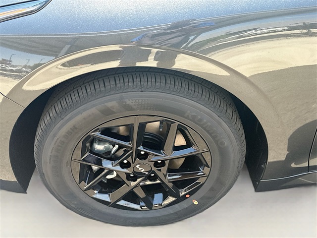 2026 Kia K5 LXS photo 30