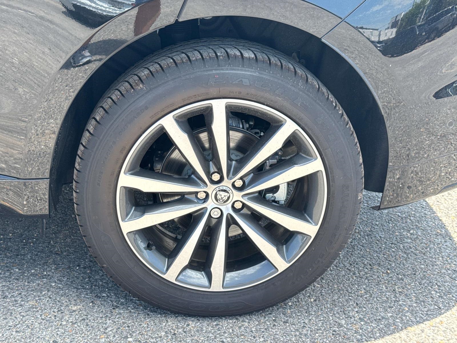 2026 Jaguar F-PACE P250 R-Dynamic S photo 3