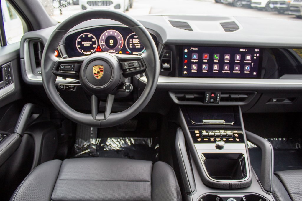 2024 Porsche Cayenne Base photo 13