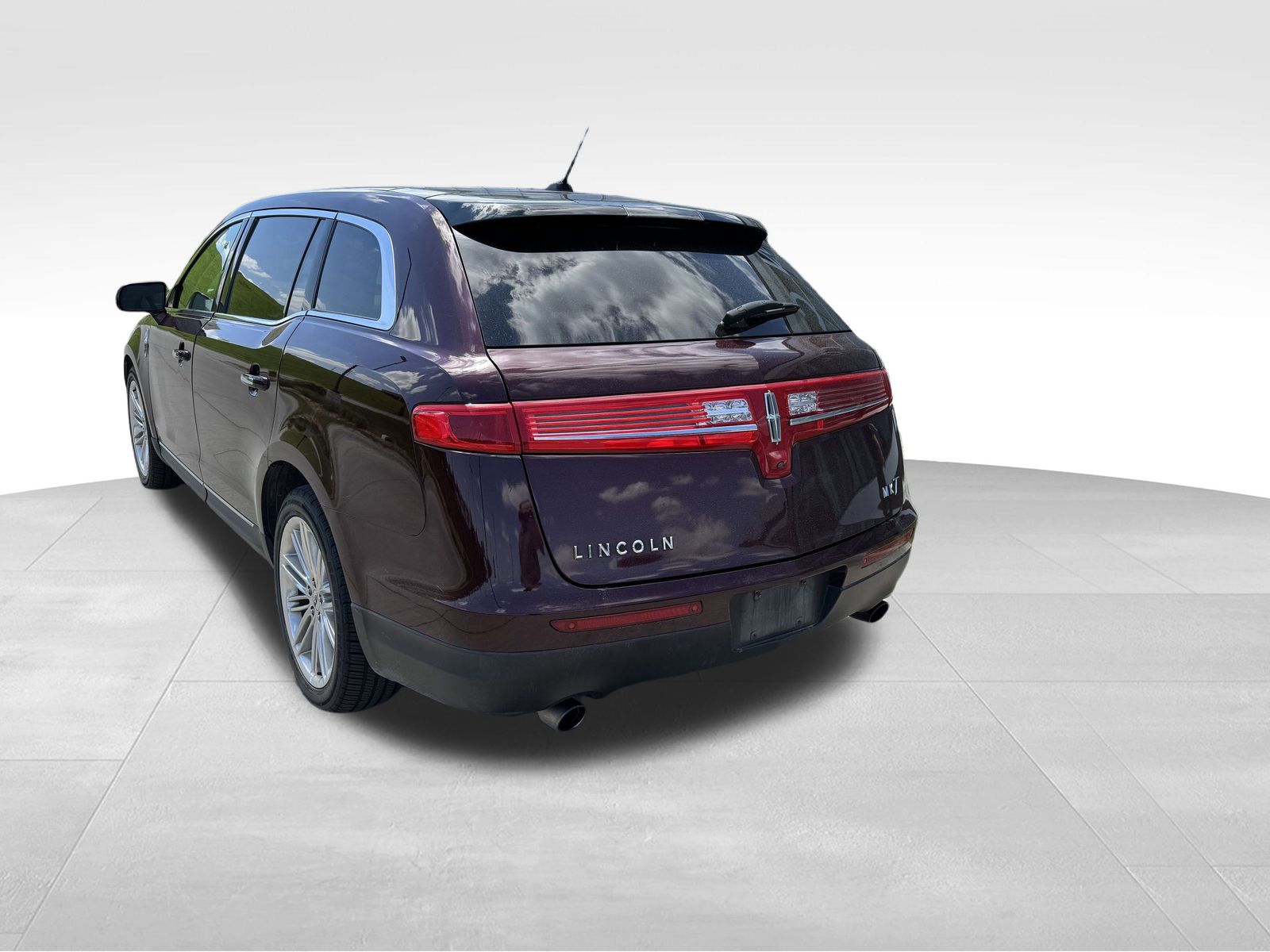 2019 Lincoln MKT Reserve photo 4