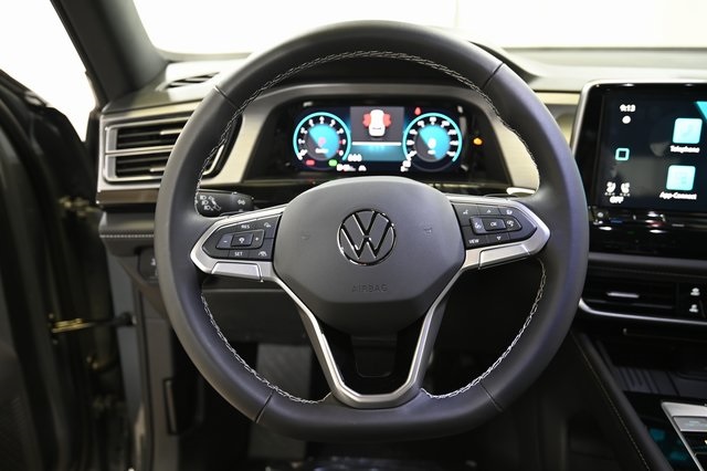 2025 Volkswagen Atlas Cross Sport SE Technology photo 3