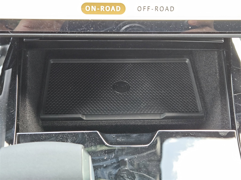 2025 Land Rover Range Rover Sport SE photo 16