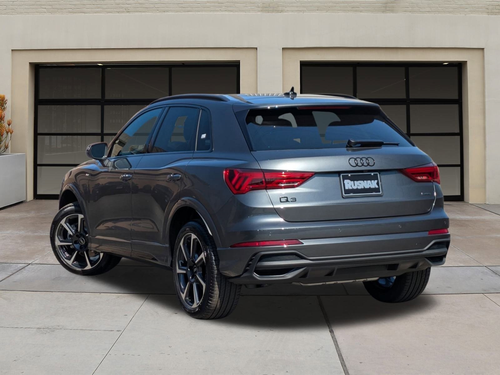 2025 Audi Q3 Premium Plus S line photo 2