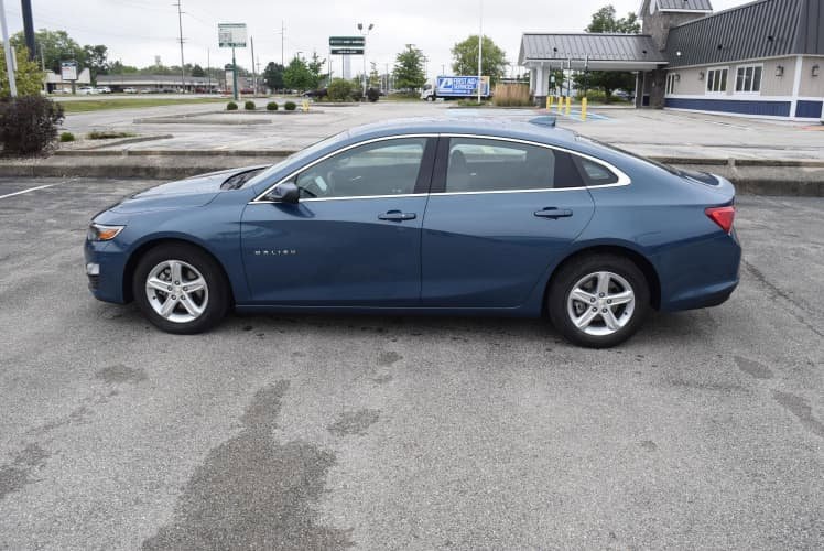 2024 Chevrolet Malibu 1LT photo 4