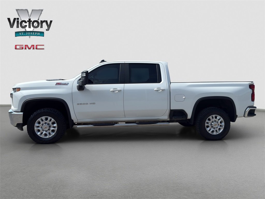 2021 Chevrolet Silverado LT photo 6